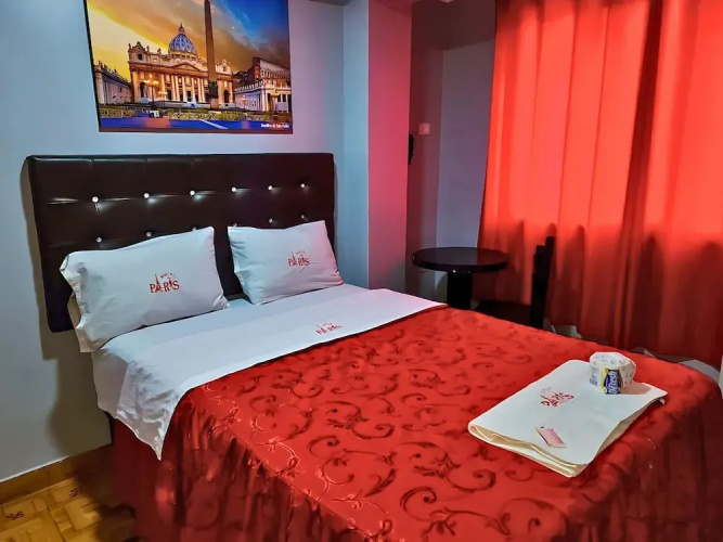 Hostal Paris 1