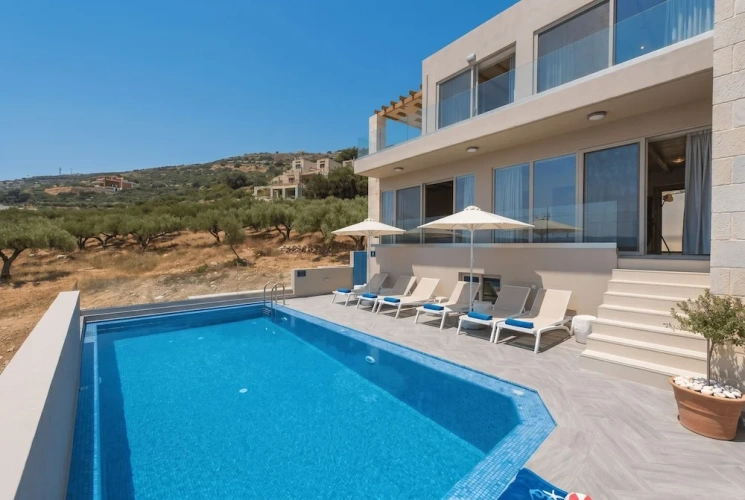 5 Bedrooms Premium Villa