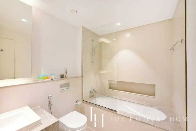 LUX  The Dubai Creek View Suite