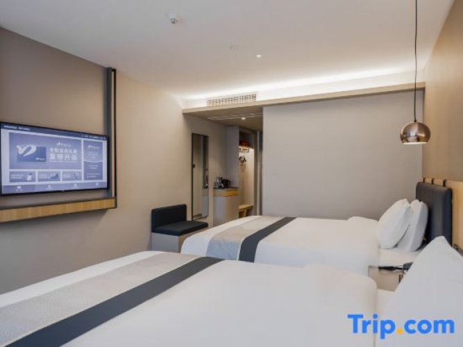 Standard Twin Family room