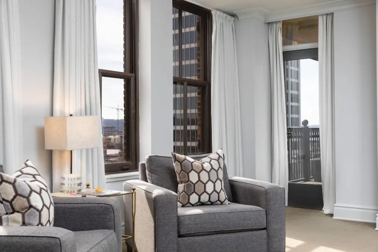 Suite with balcony