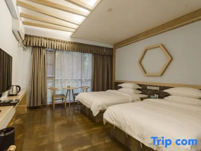 Deluxe Family Suite