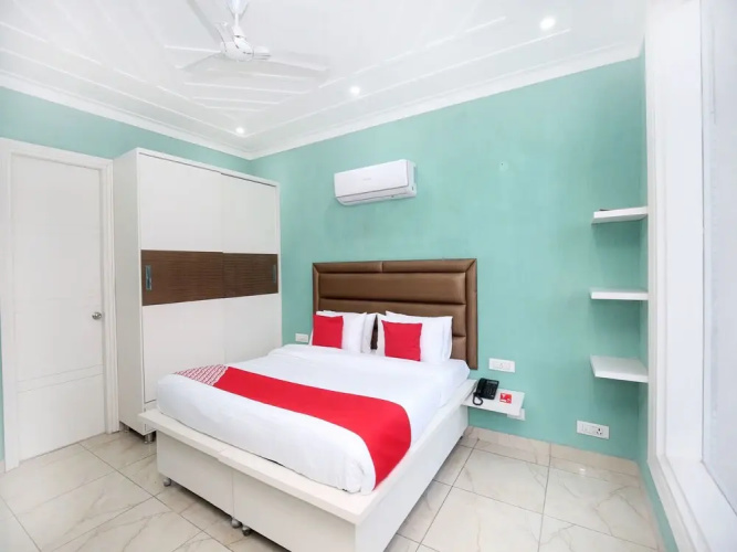 OYO 13130 Dream Nest