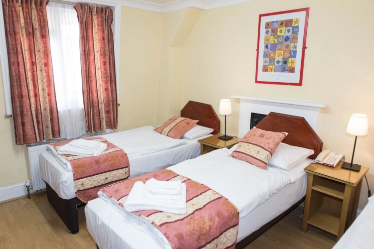 Triple room