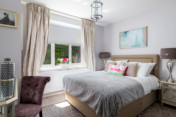Sophisticated modern 2-bed 2-bath on Cromwell rd