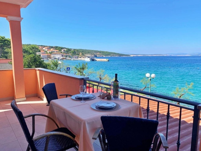 1 Bedroom Apartment with sea view