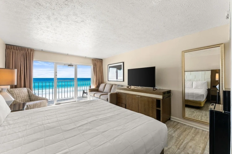 Suite with balcony