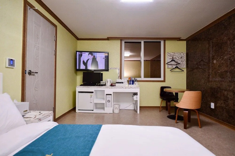 Jewelry Motel