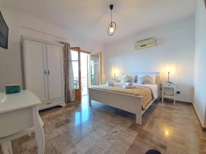 Paleros View Inn