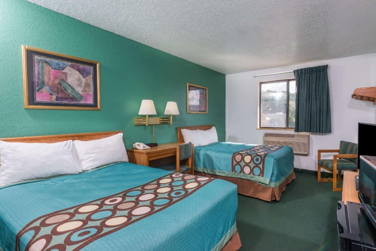 Standard Quadruple room