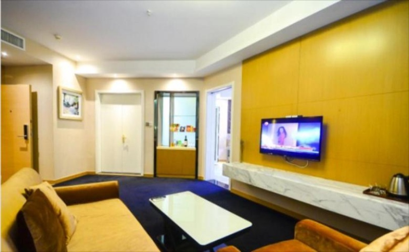 Deluxe Suite