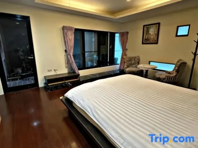 5 Bedrooms Cottage