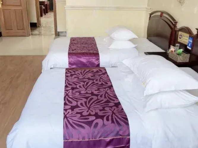Ruili Xinlong Hotel