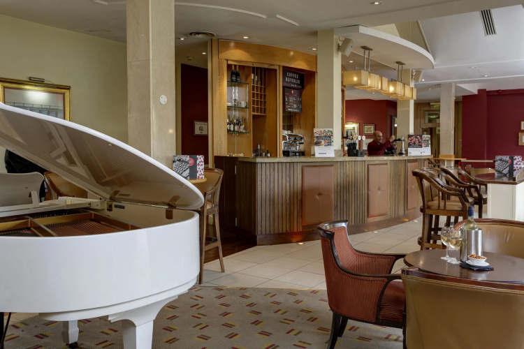 Best Western Plus Moat House Reading