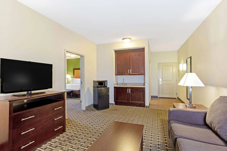 La Quinta Inn And Suites Lancaster