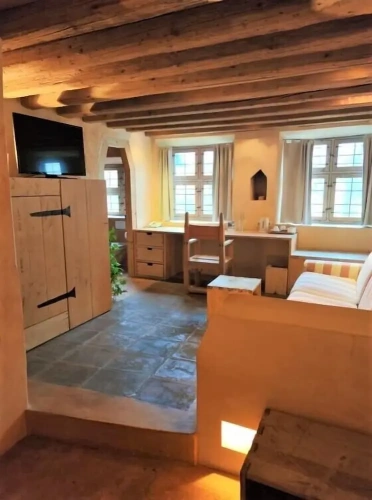Deluxe Single room