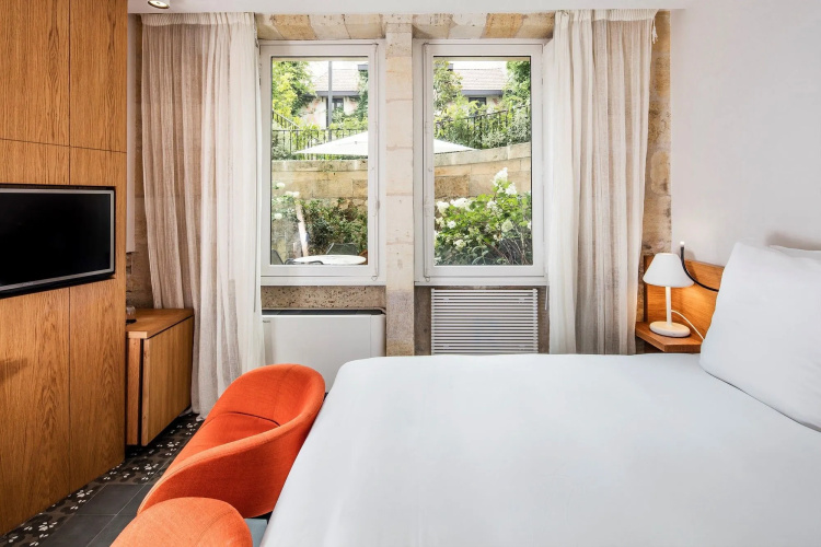 Yndo Hotel