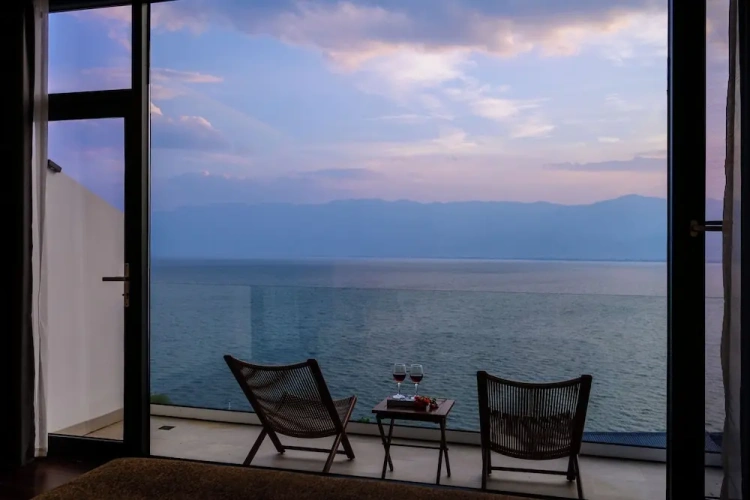 Premier Double room with balcony and with ocean view