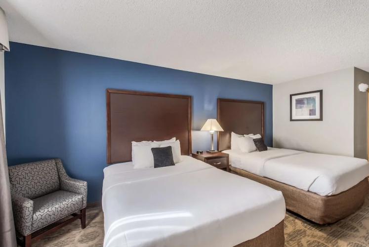 Days Inn and Suites Sequim