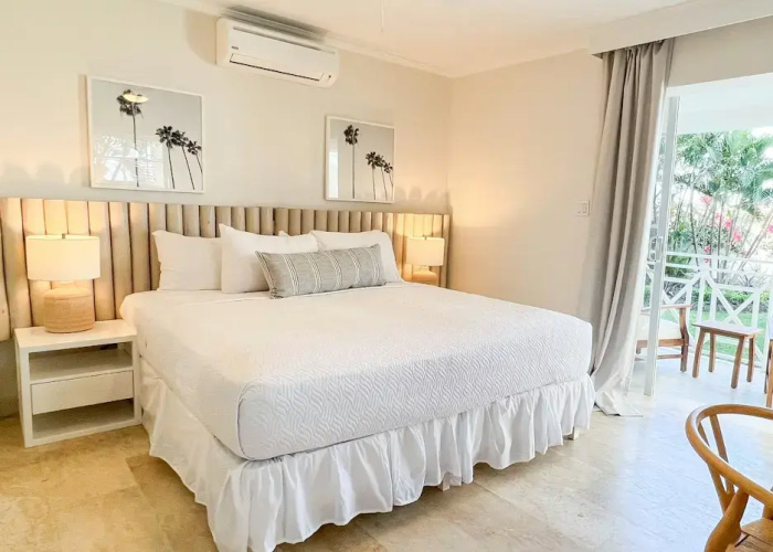 1 Bedroom Suite with garden view