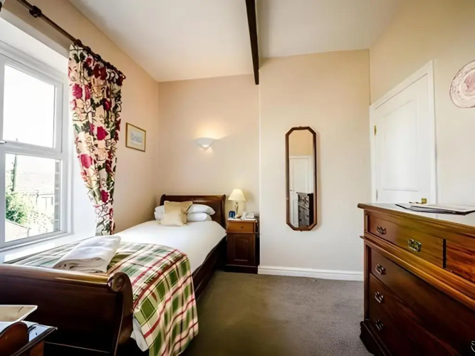 Three Acres Inn & Restaurant