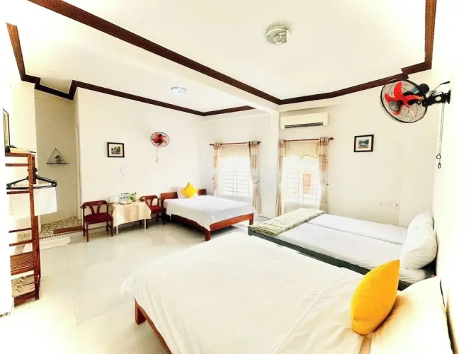 Standard Triple Family room with courtyard view