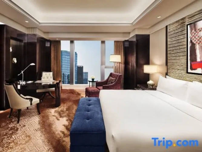 Deluxe Double room with city view