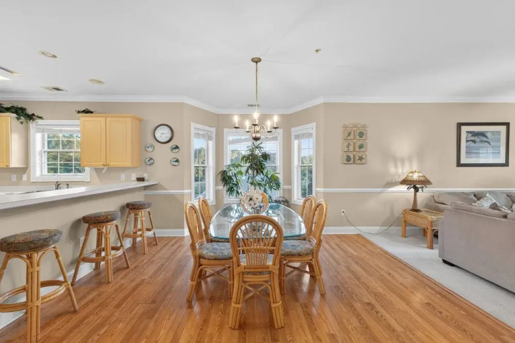 Magnolia Pointe Luster Leaf 4821-301