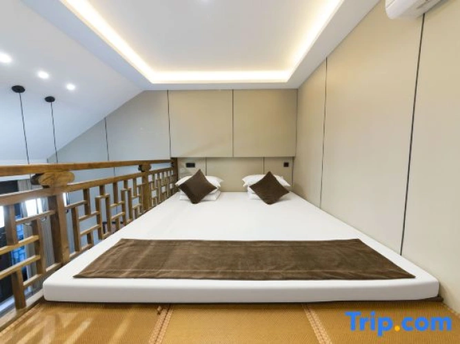Duplex Suite with courtyard view