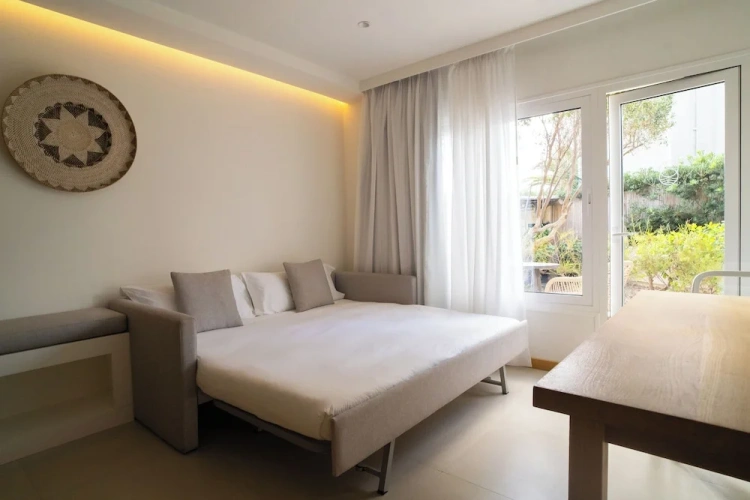 1 Bedroom Family Apartment with garden view