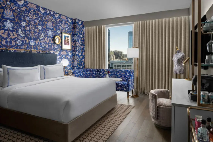 Standard Double room with city view