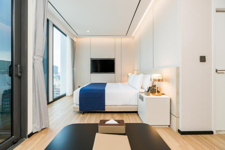 Premier High Floor Double room with balcony and with city view