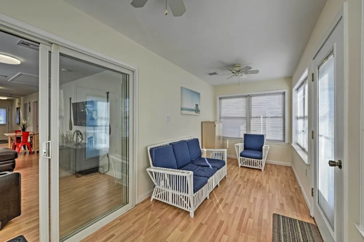 Charming Cottage - Steps to Point Pleasant Beach!