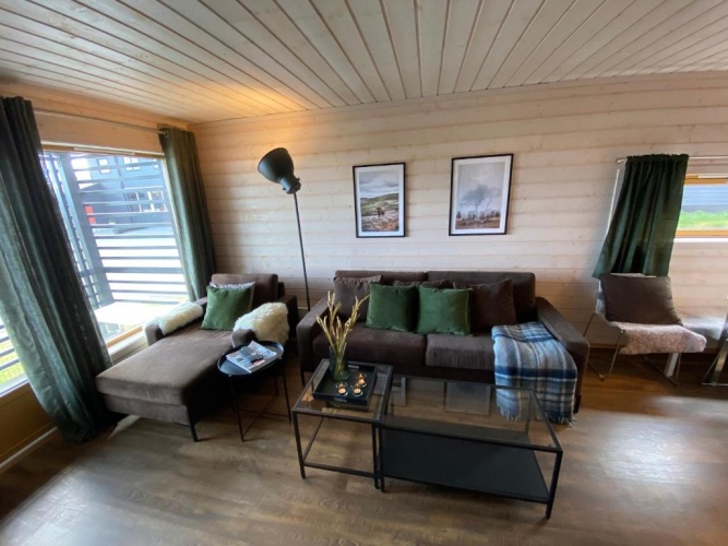 2 Bedrooms Apartment with mountain view