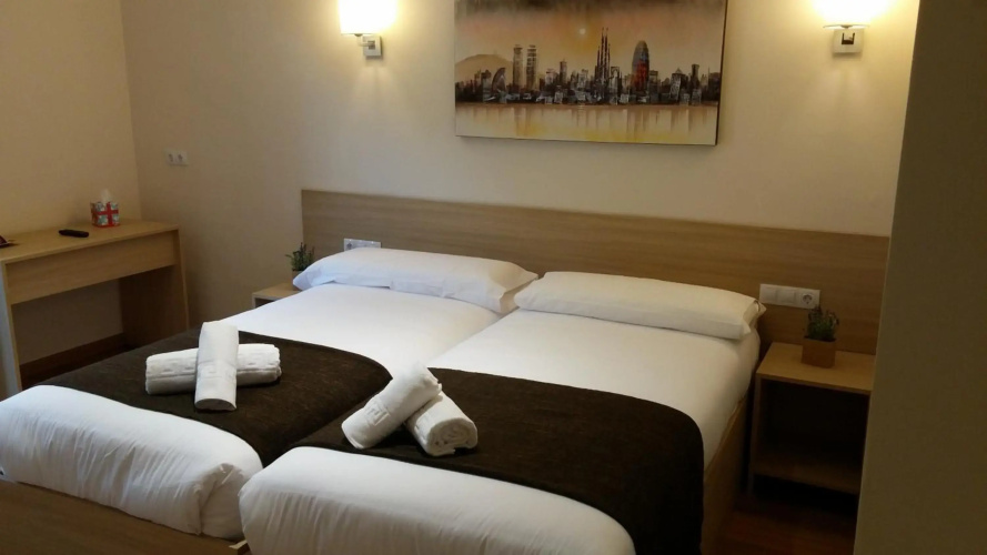 Hostal Barcelona Travel