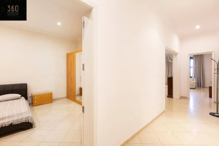 Beautiful, Seafront spacious APT in Sliema by 360 Estates
