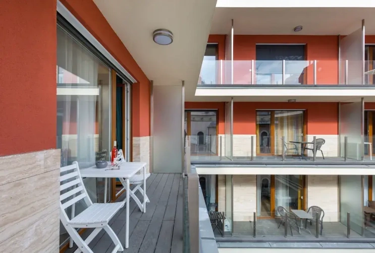 2 Bedrooms Luxury Apartment