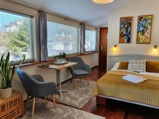 Standard Triple room