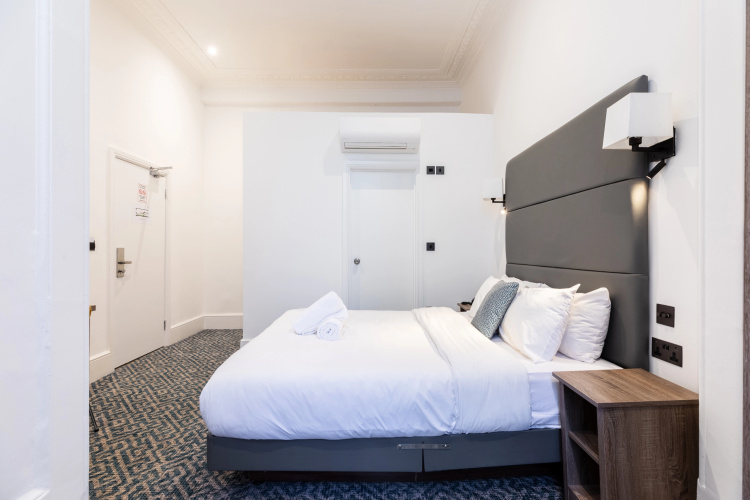 The J Hyde Park Hotel
