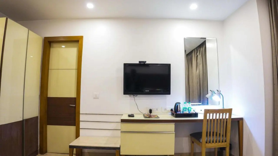 Iris Park Hotel