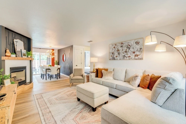 2 Bedrooms Apartment