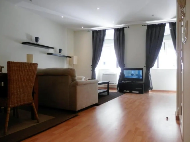 2 Bedrooms Apartment