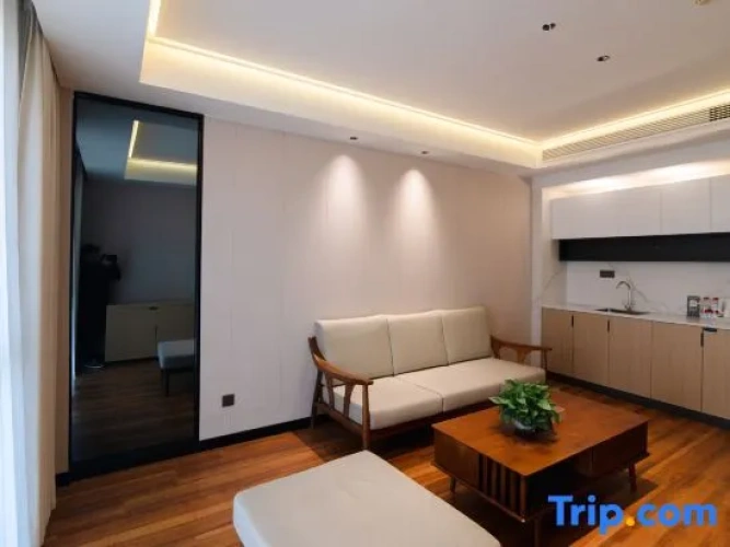 Suite with lake view
