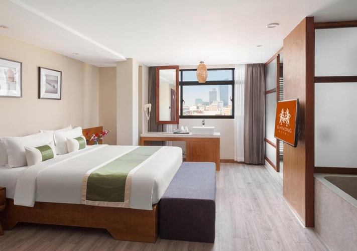 Deluxe Double room with city view