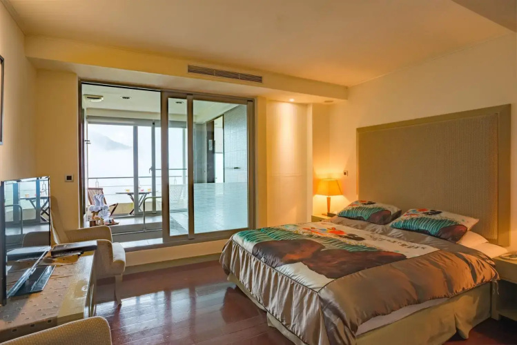 Cedarwood Villa