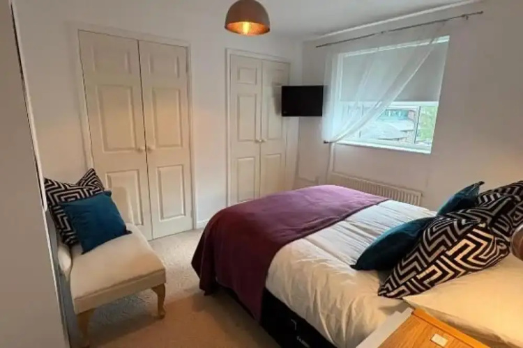 2 Bed-sleeps 3-parking-town Centre