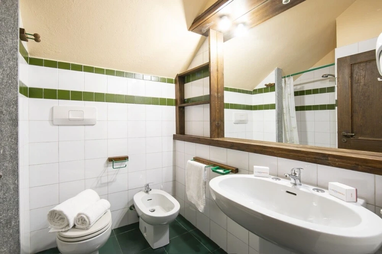 2 Bedrooms Sextuple Family Apartment