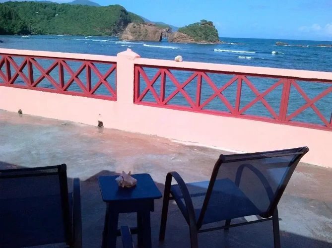 Standard Triple room with sea view
