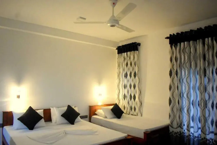Blue Sky Hotel Yala