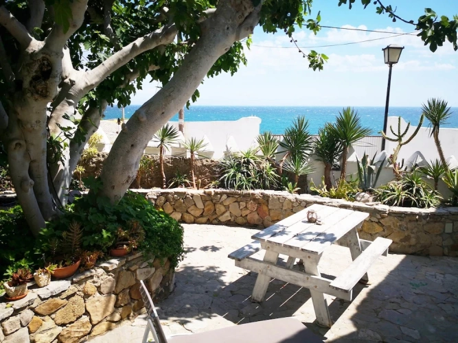 Cottage with sea view